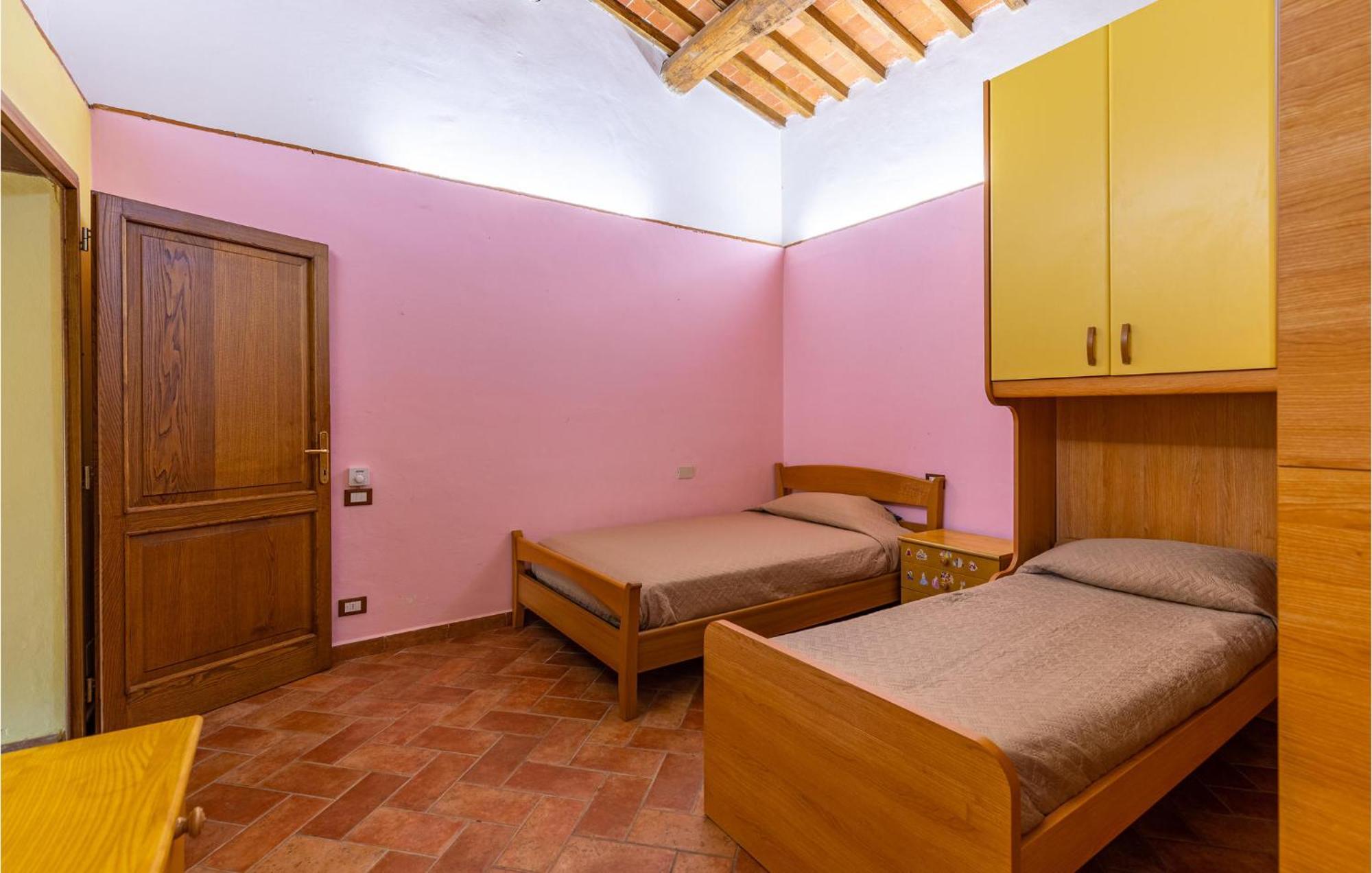 Awesome Home In Marliana With Kitchenette エクステリア 写真