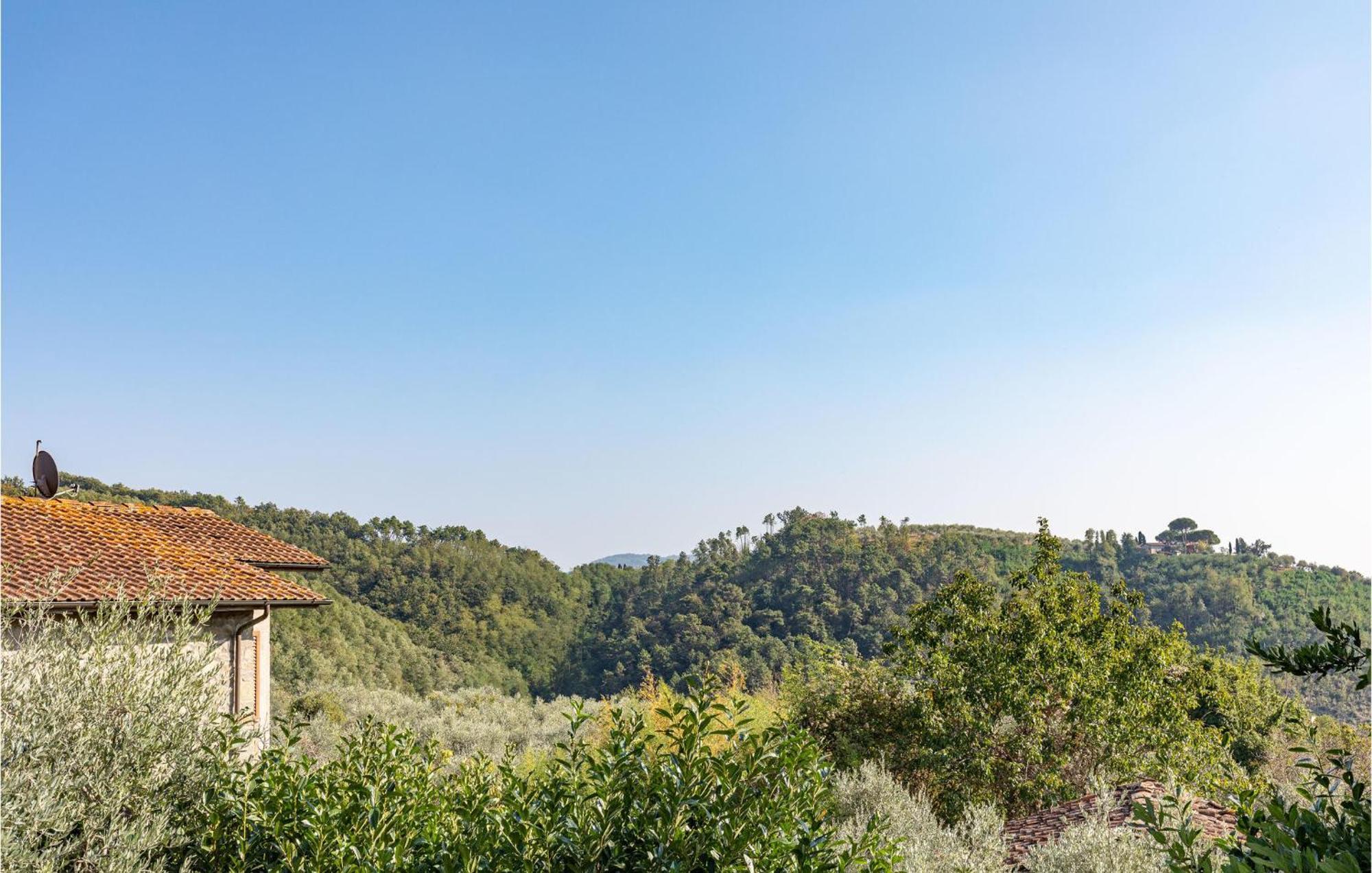 Awesome Home In Marliana With Kitchenette エクステリア 写真