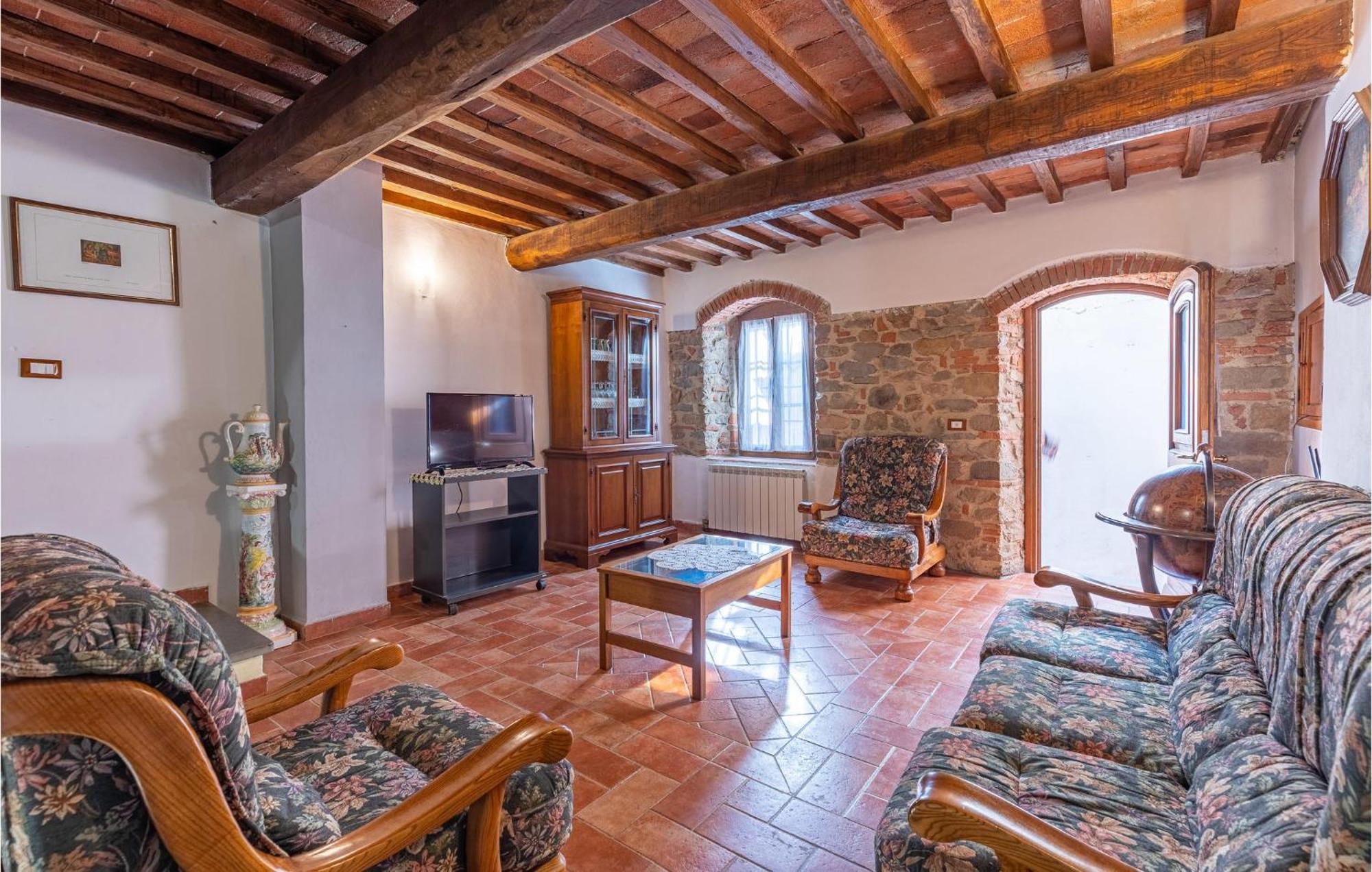 Awesome Home In Marliana With Kitchenette エクステリア 写真