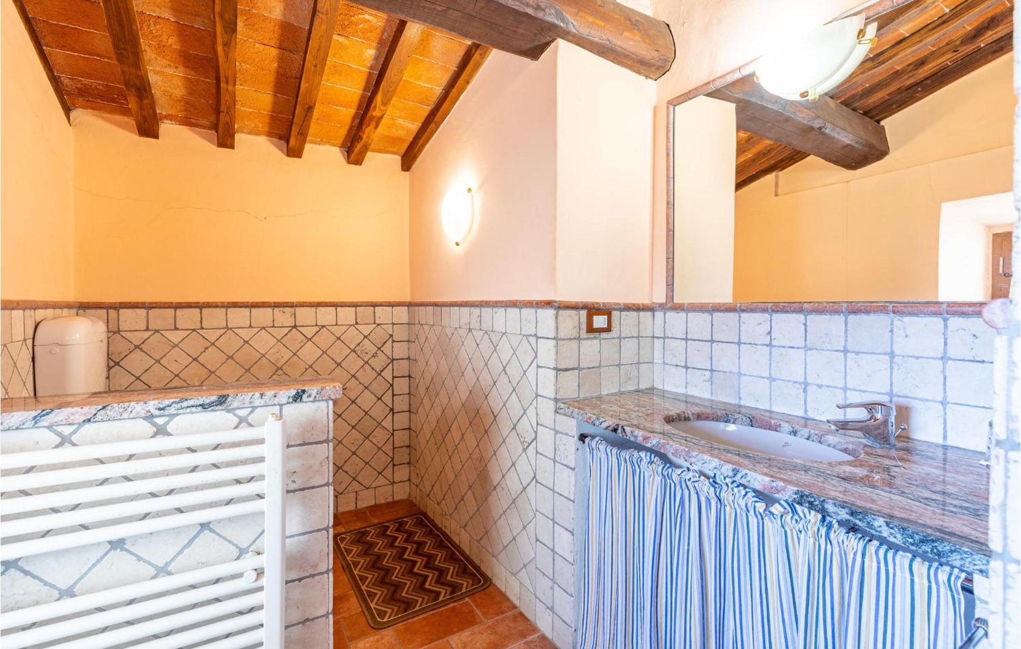 Awesome Home In Marliana With Kitchenette エクステリア 写真