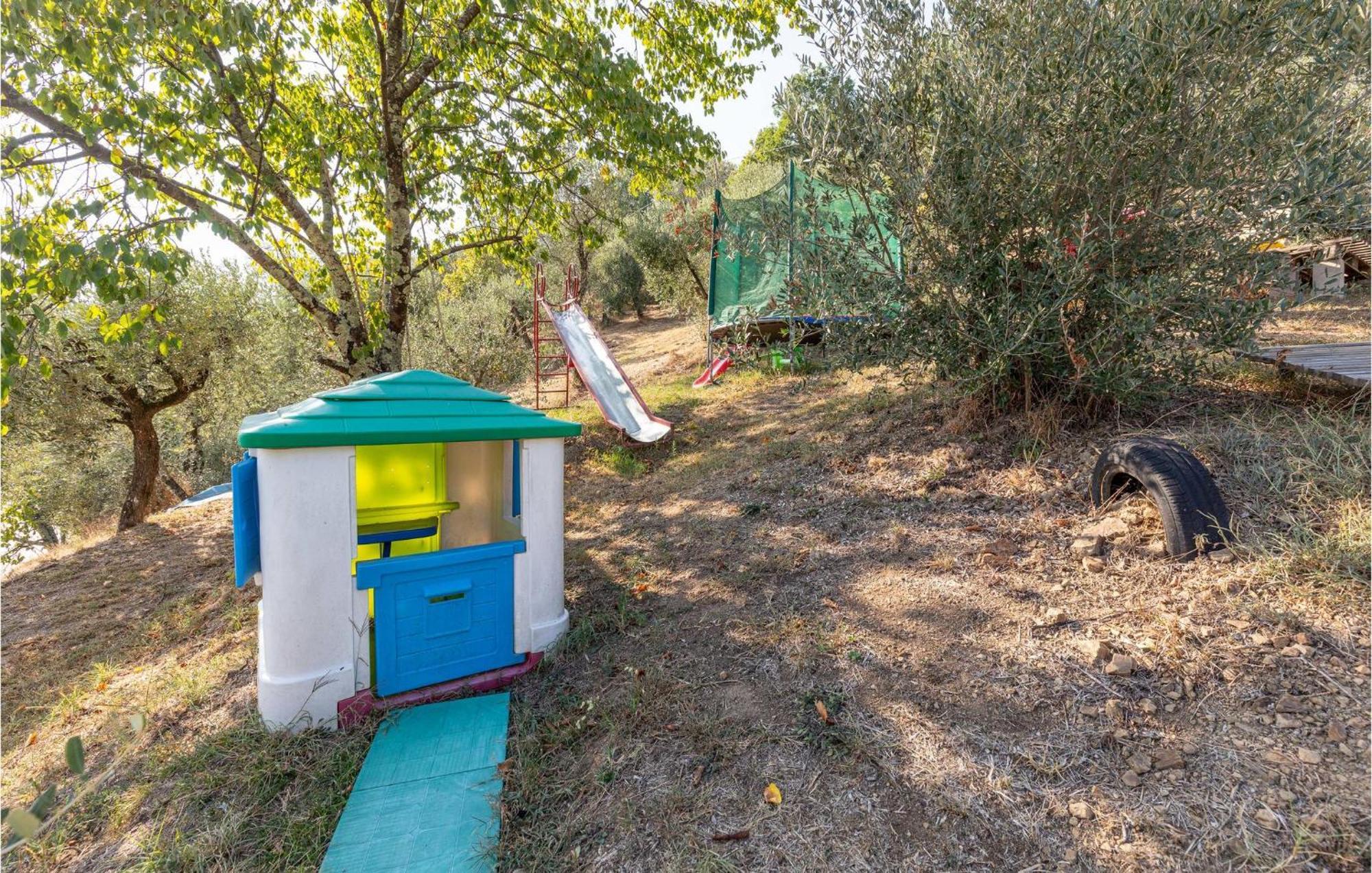 Awesome Home In Marliana With Kitchenette エクステリア 写真